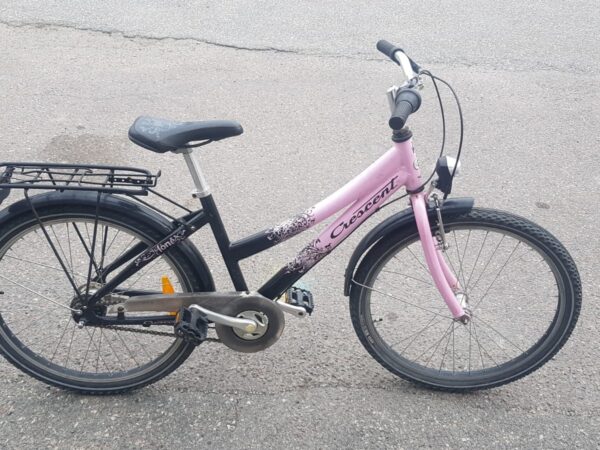Crescent 24"
