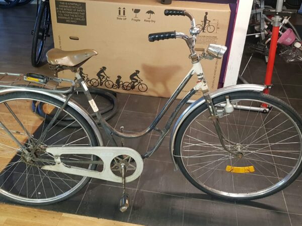 Monark old ladies bike 28"